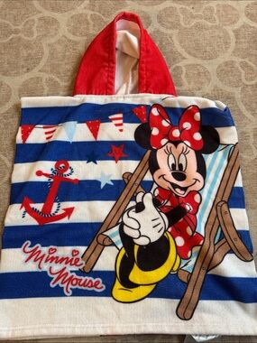Disney Minnie Mouse kids hooded towel NWOT